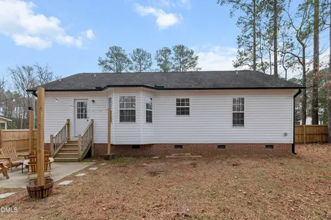 913 E Sanders Street Four Oaks NC 27524