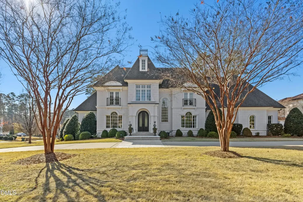 1015 Venetian Court Cary NC 27518