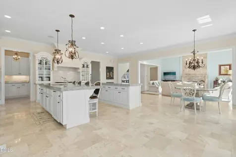 1015 Venetian Court Cary NC 27518