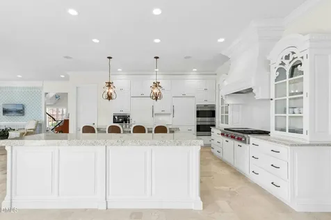 1015 Venetian Court Cary NC 27518