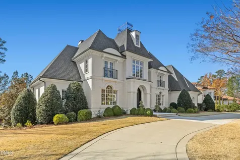 1015 Venetian Court Cary NC 27518