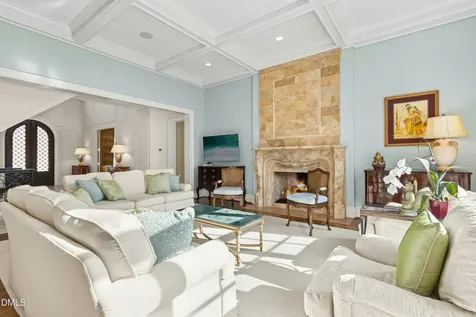 1015 Venetian Court Cary NC 27518