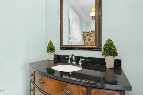 1015 Venetian Court Cary NC 27518