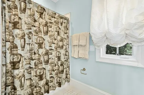 1015 Venetian Court Cary NC 27518