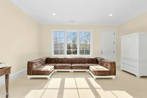 1015 Venetian Court Cary NC 27518