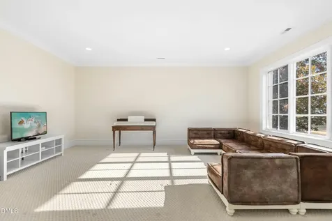1015 Venetian Court Cary NC 27518