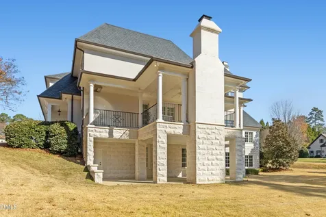 1015 Venetian Court Cary NC 27518