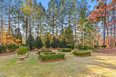 1015 Venetian Court Cary NC 27518