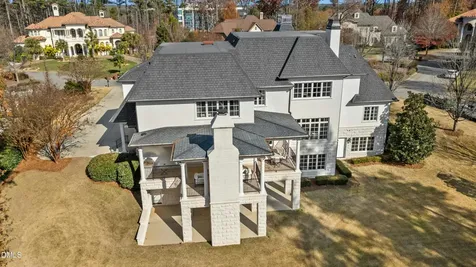 1015 Venetian Court Cary NC 27518