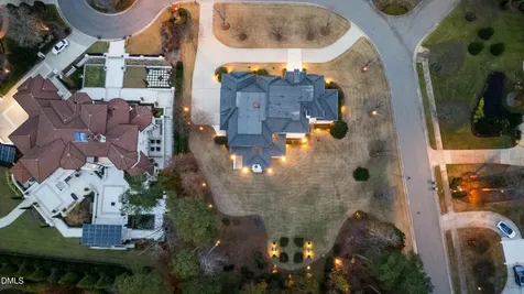 1015 Venetian Court Cary NC 27518