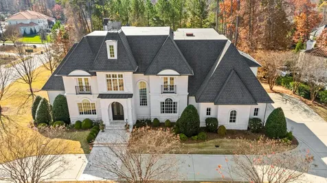 1015 Venetian Court Cary NC 27518