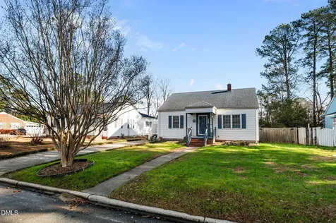 916 N Pembroke Avenue N Ahoskie NC 27910
