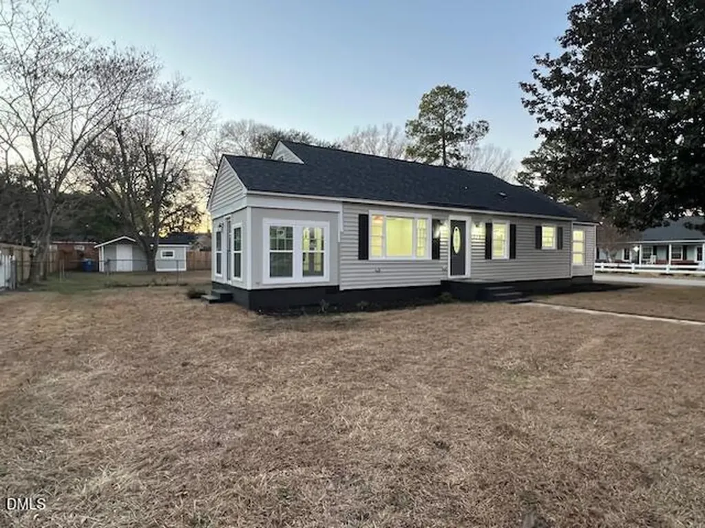 711 Memorial Avenue Dunn NC 28334