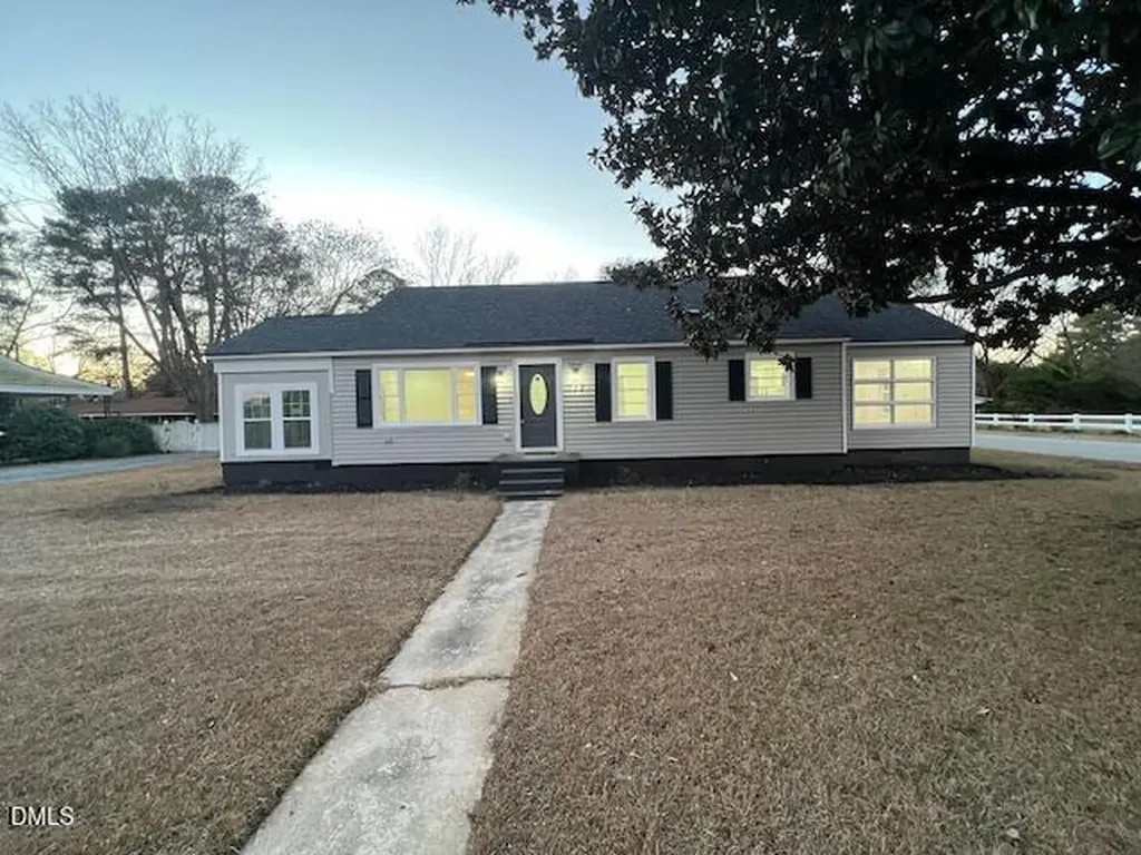 711 Memorial Avenue Dunn NC 28334