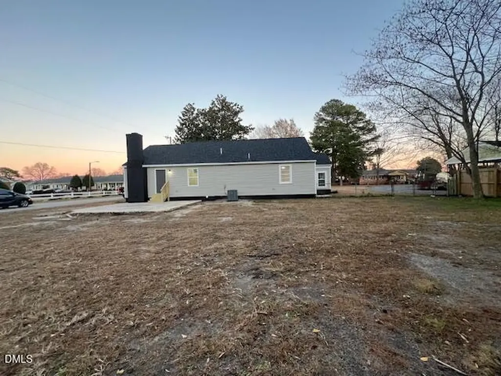 711 Memorial Avenue Dunn NC 28334