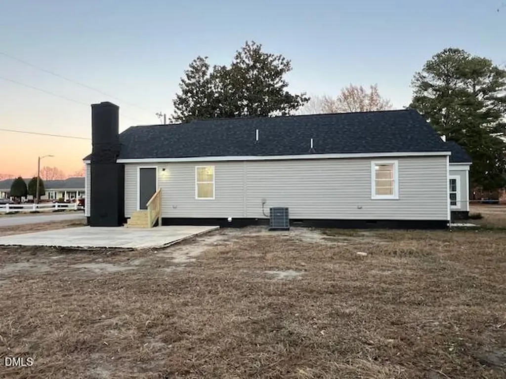 711 Memorial Avenue Dunn NC 28334