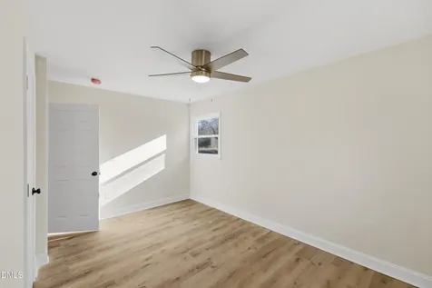 5525 Glenoaks Drive Durham NC 27712