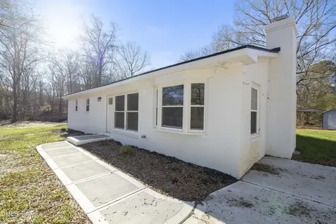 5525 Glenoaks Drive Durham NC 27712