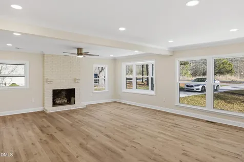 5525 Glenoaks Drive Durham NC 27712