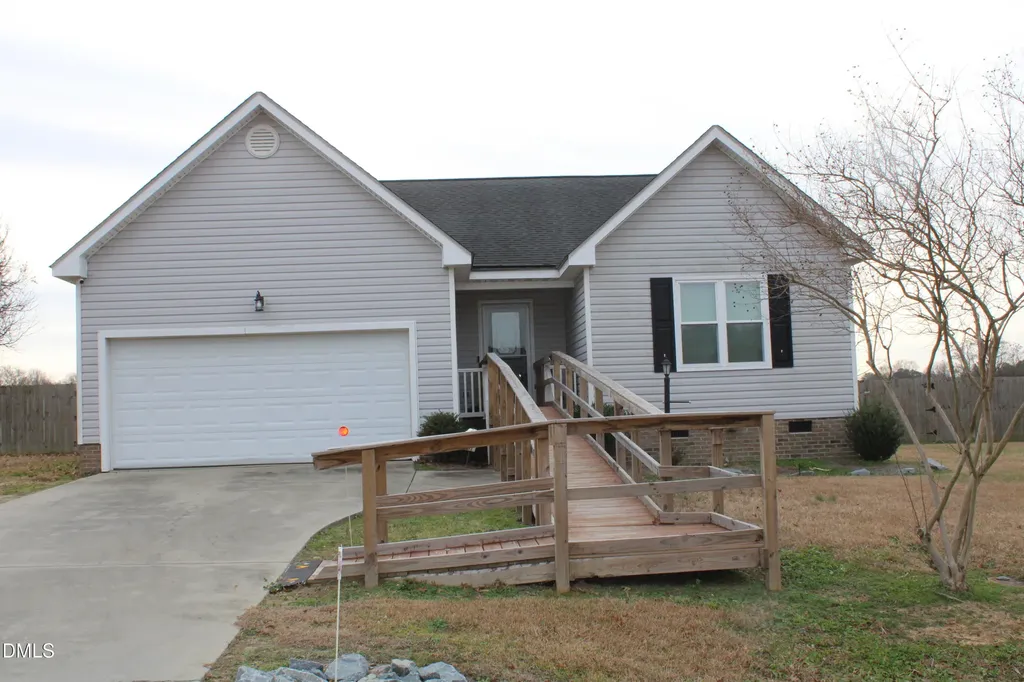 212 Sunridge Lane Pikeville NC 27863