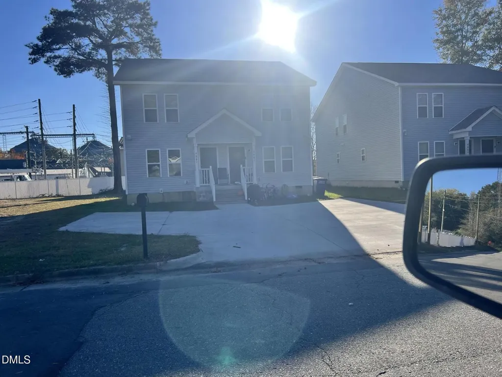 207 N Sellers Street Selma NC 27576