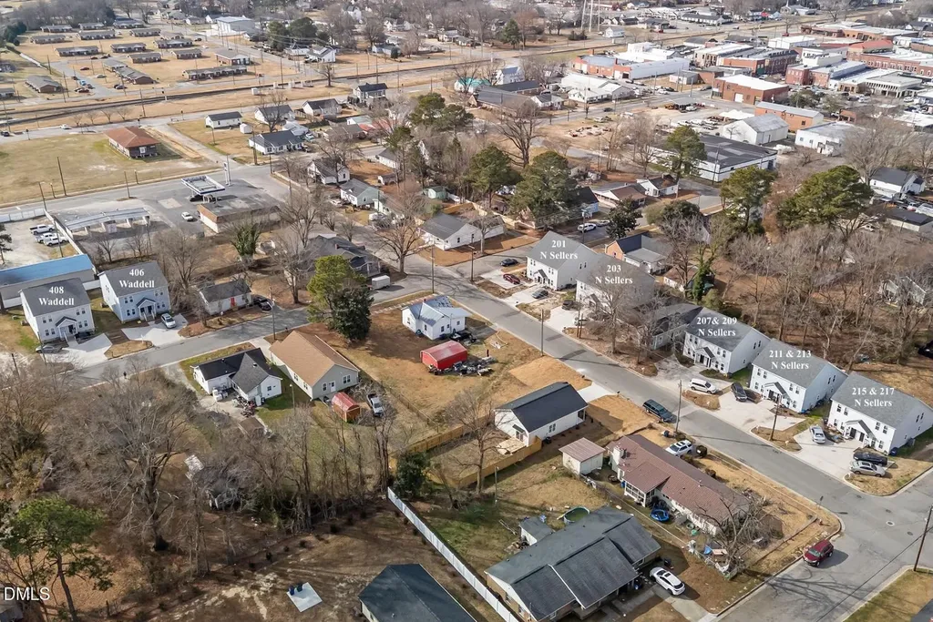 406 E Waddell Street Selma NC 27576