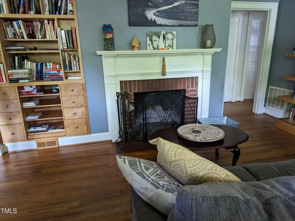 10 Oakwood Drive Chapel Hill NC 27517