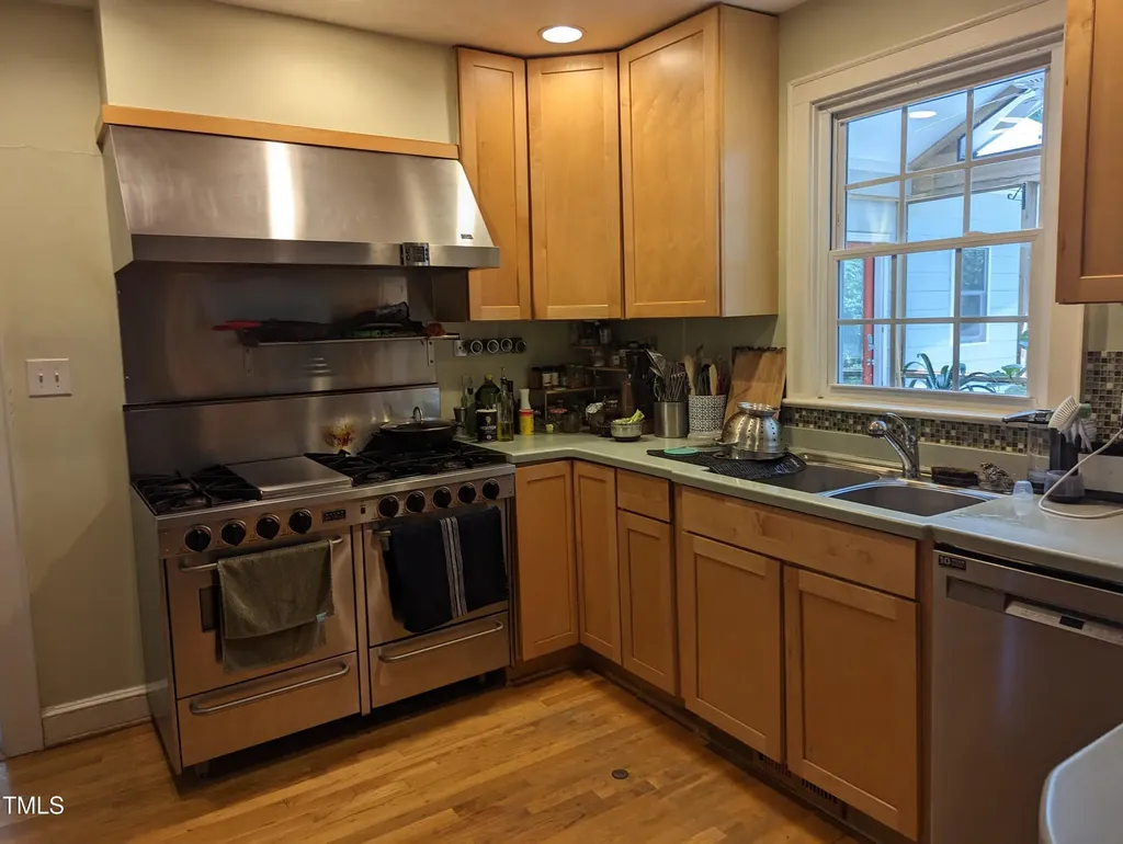 10 Oakwood Drive Chapel Hill NC 27517