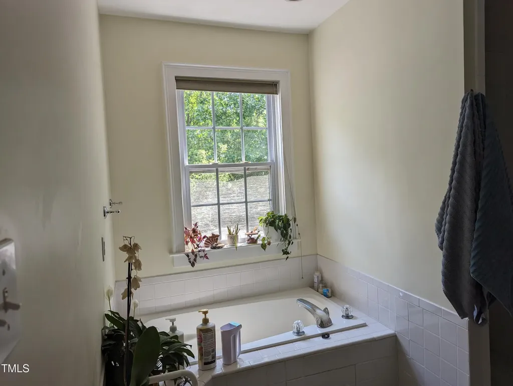 10 Oakwood Drive Chapel Hill NC 27517