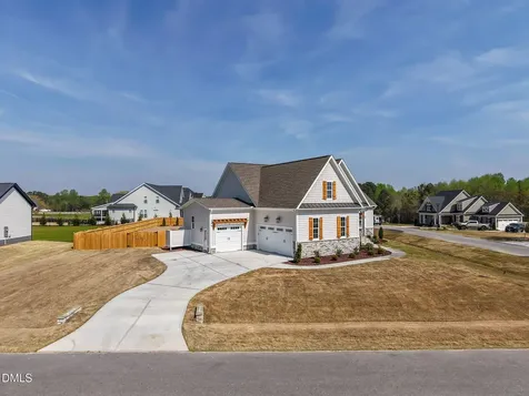 25 Deer Tail Lane Fuquay Varina NC 27526