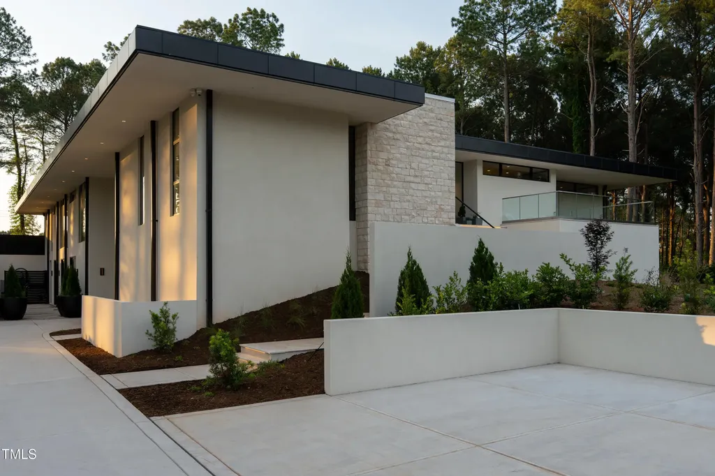 812 Stradella Road Raleigh NC 27614