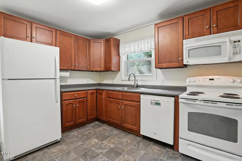 912 Dixie Trail Raleigh NC 27607
