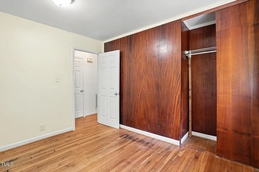 912 Dixie Trail Raleigh NC 27607
