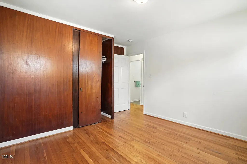 912 Dixie Trail Raleigh NC 27607
