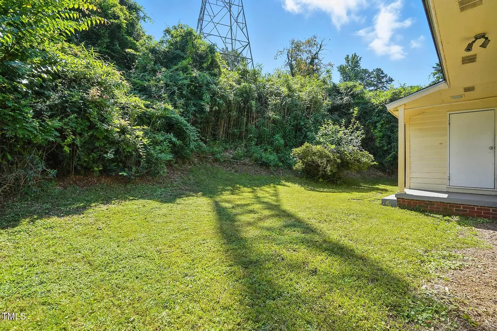 912 Dixie Trail Raleigh NC 27607