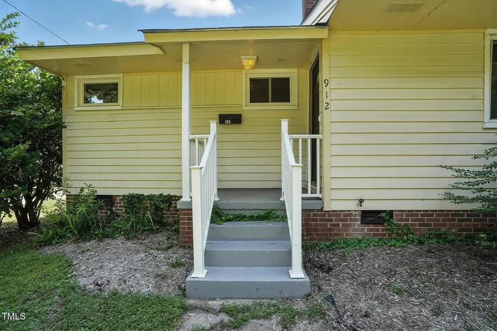 912 Dixie Trail Raleigh NC 27607