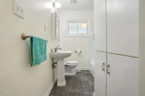 912 Dixie Trail Raleigh NC 27607