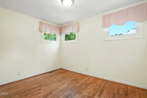 912 Dixie Trail Raleigh NC 27607