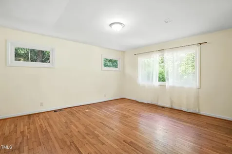 912 Dixie Trail Raleigh NC 27607
