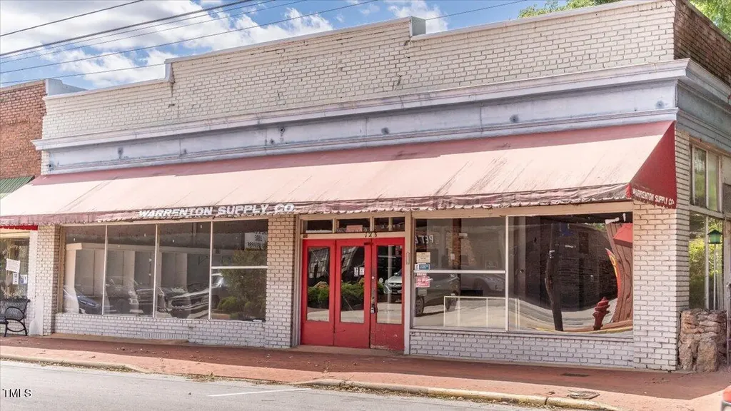 123 N Main Street Warrenton NC 27589