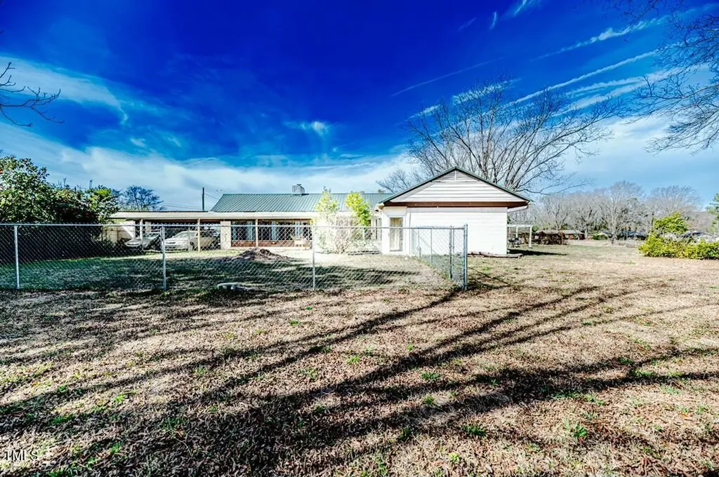 1809 Nc-42 Fuquay Varina NC 27526