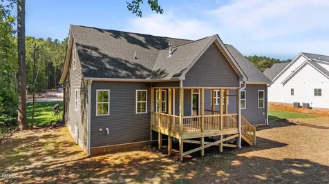 65 Stream View Way Zebulon NC 27597