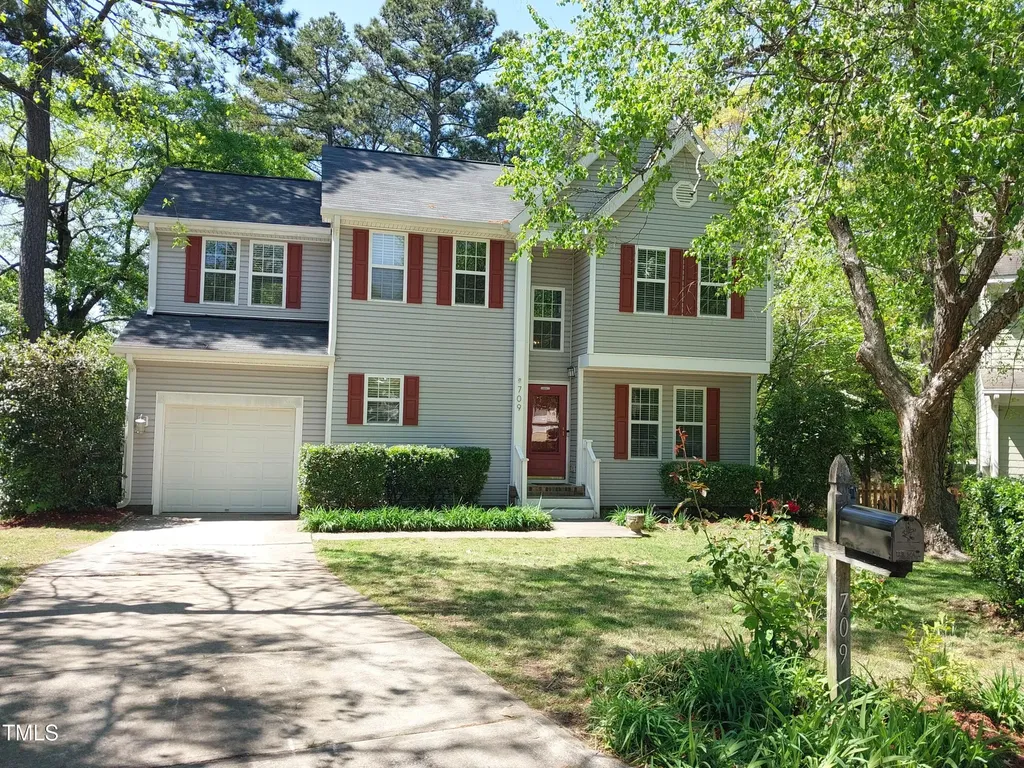 709 Thistlegate Trail Raleigh NC 27610