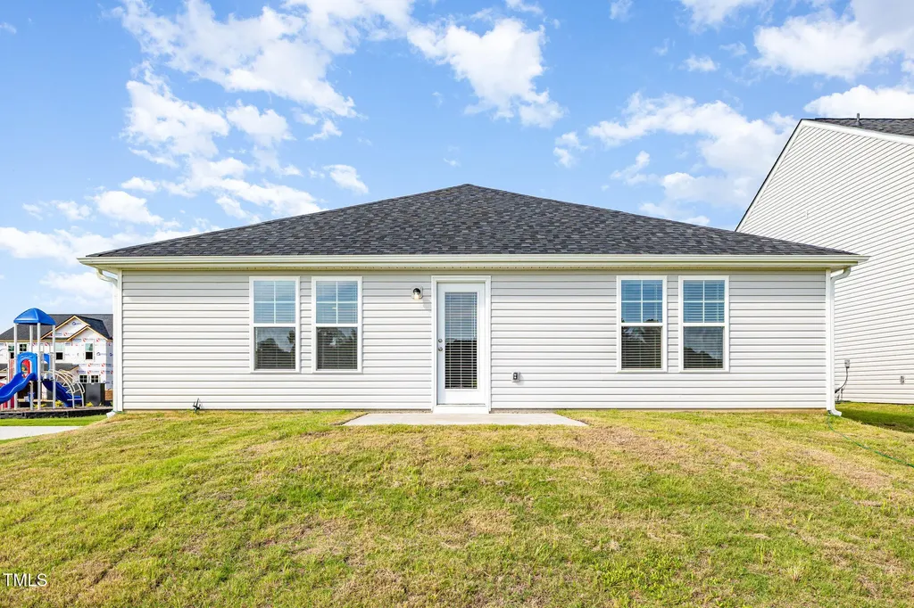 8 W Emily Gardens Drive Selma NC 27576