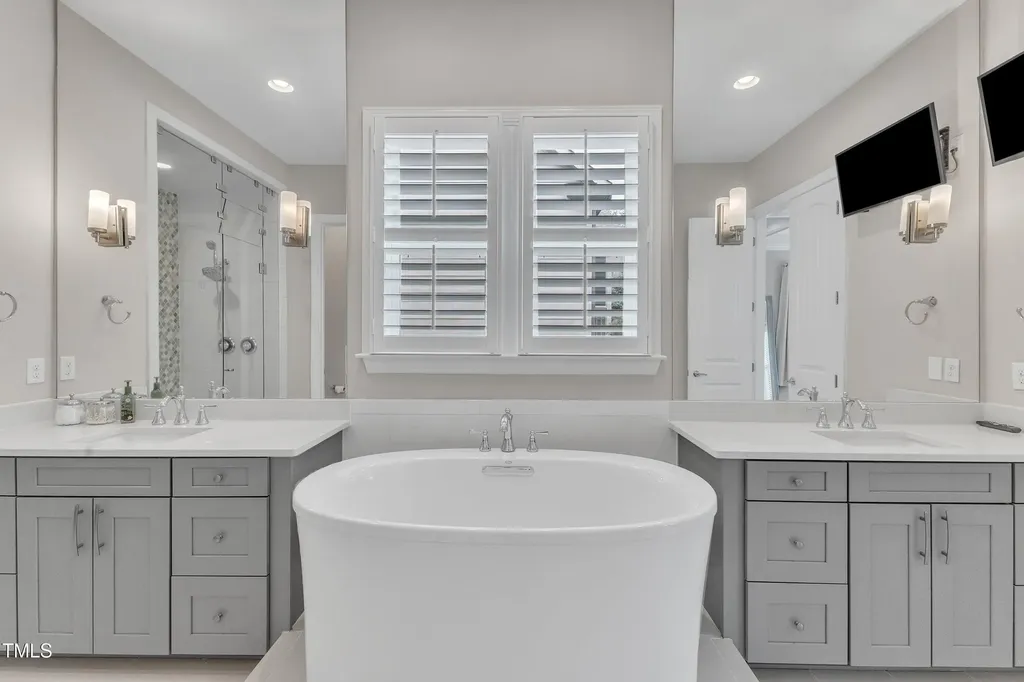 8121 Greys Landing Way Raleigh NC 27615