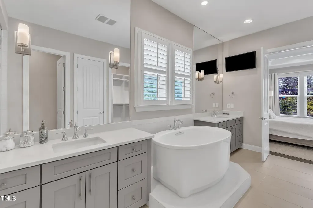 8121 Greys Landing Way Raleigh NC 27615
