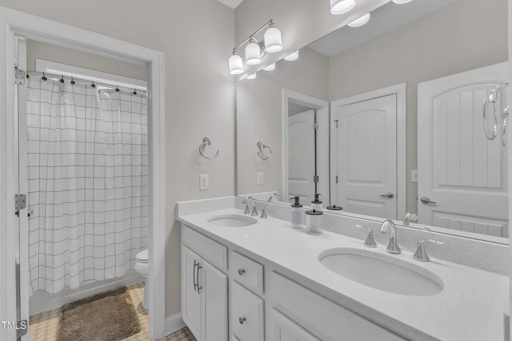 8121 Greys Landing Way Raleigh NC 27615