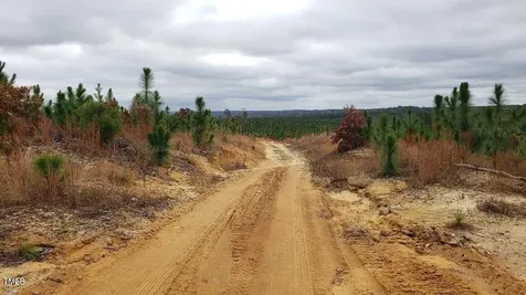 2769 Nc-211 Eagle Springs NC 27242