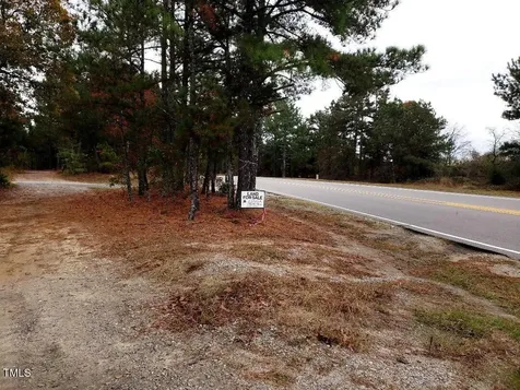 2769 Nc-211 Eagle Springs NC 27242