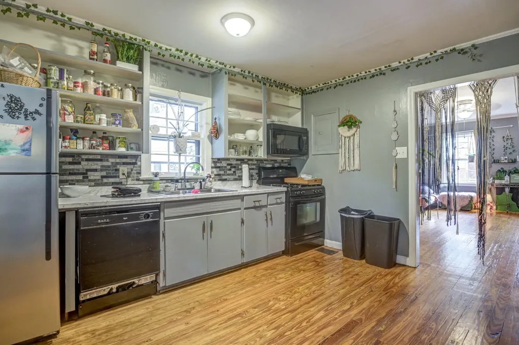 810 Brooklyn Street Raleigh NC 27605